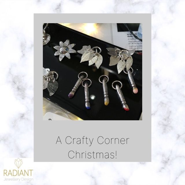 It’s been a lovely morning at Crafty Corner, the snow is really getting us into the Christmas spirit!⠀
⠀
#Christmas #silver #jewellery #macclesfield #hallmarked #silverjewellery #cheshire #jewellerydesigner #bespokejewellery #gemstones #christmasgifts #silverpendant